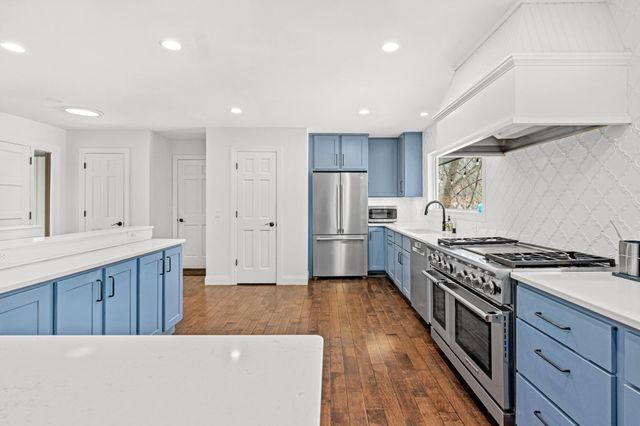 4555 Lenore Lane, Eagan, MN 55122