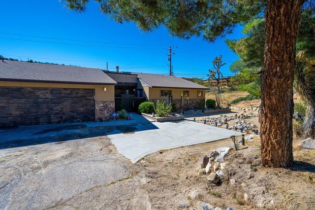 7674 Rockaway Avenue, Yucca Valley, CA 92284