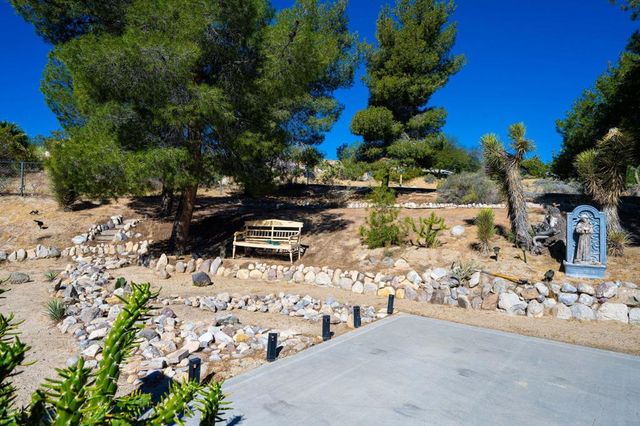 7674 Rockaway Avenue, Yucca Valley, CA 92284