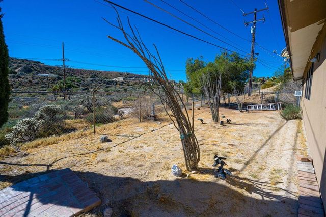 7674 Rockaway Avenue, Yucca Valley, CA 92284