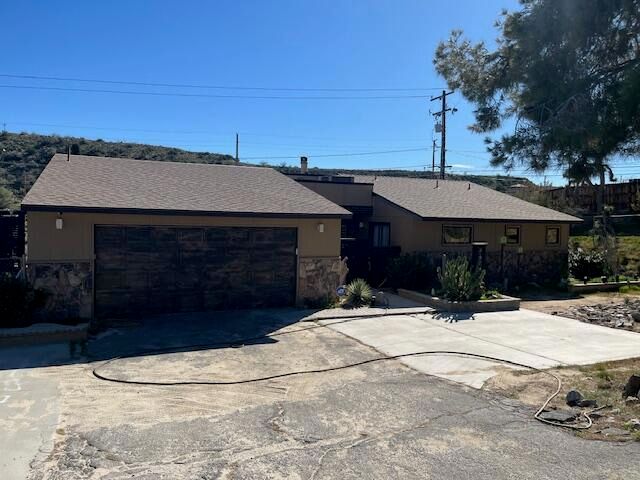 7674 Rockaway Avenue, Yucca Valley, CA 92284
