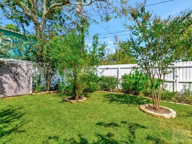 2608 Ursuline Street, Galveston, TX 77550