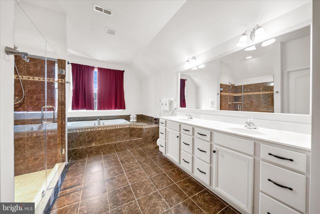 1423 OLMSTED DR, Bear, DE 19701