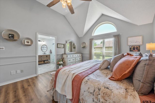 726 Crestview Street, Chandler, TX 75758