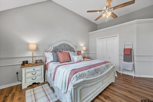 726 Crestview Street, Chandler, TX 75758