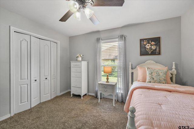 726 Crestview Street, Chandler, TX 75758