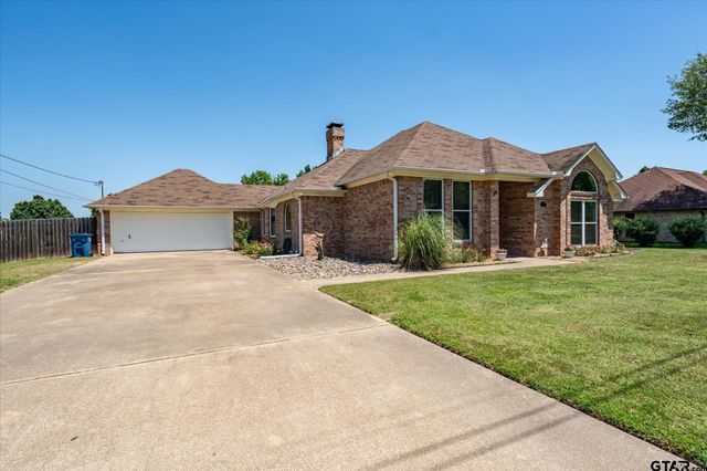 726 Crestview Street, Chandler, TX 75758