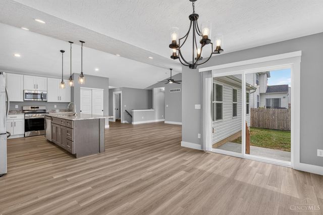 313 Selkirk Place, Trenton, OH 45067