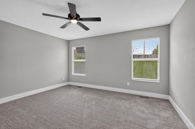 313 Selkirk Place, Trenton, OH 45067