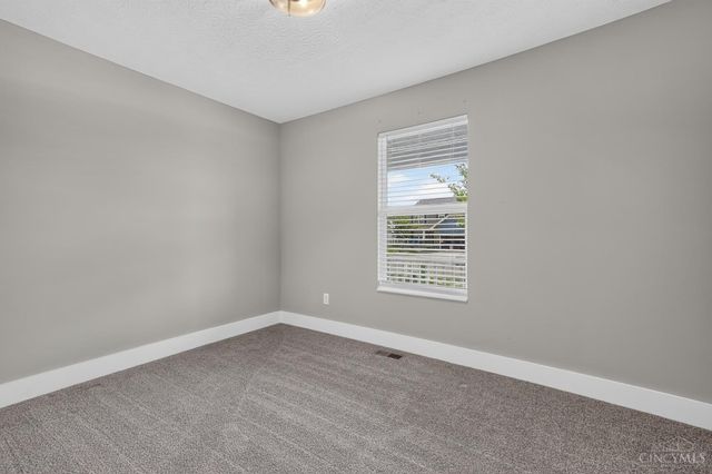 313 Selkirk Place, Trenton, OH 45067
