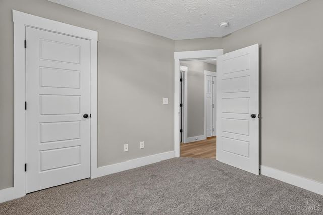 313 Selkirk Place, Trenton, OH 45067