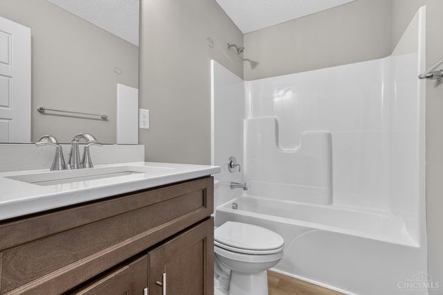313 Selkirk Place, Trenton, OH 45067