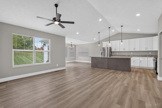313 Selkirk Place, Trenton, OH 45067