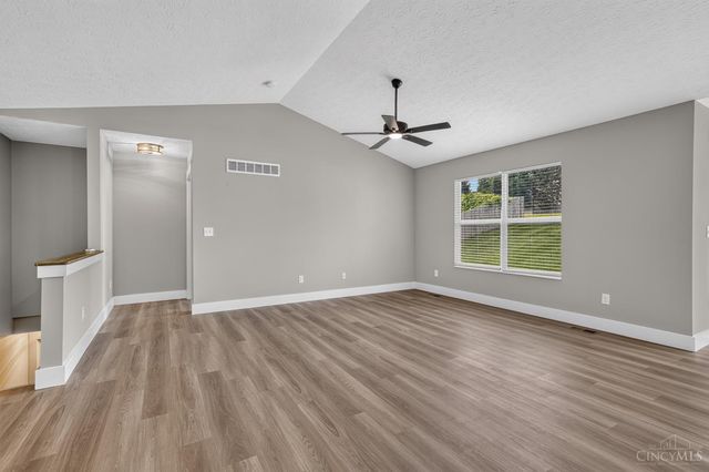 313 Selkirk Place, Trenton, OH 45067