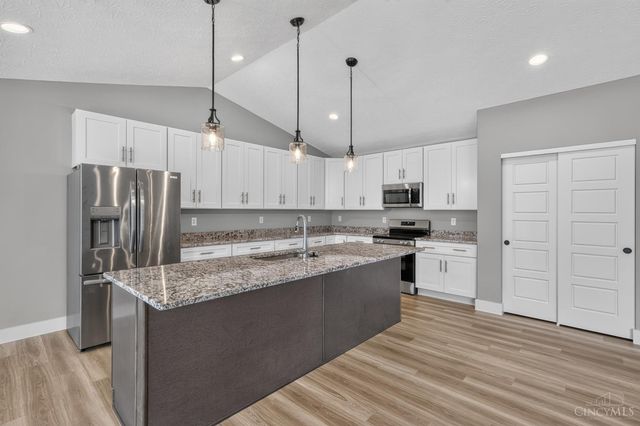 313 Selkirk Place, Trenton, OH 45067