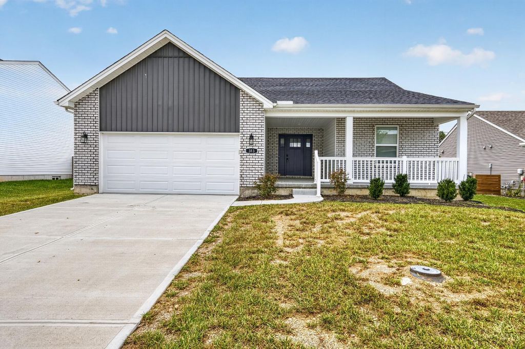 313 Selkirk Place, Trenton, OH 45067