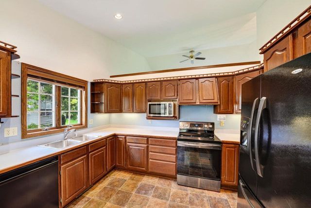 7862 W Oakbrook Circle, Madison, WI 53717
