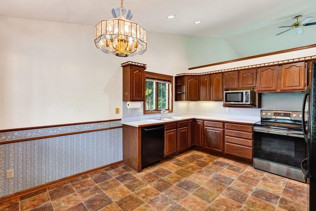 7862 W Oakbrook Circle, Madison, WI 53717