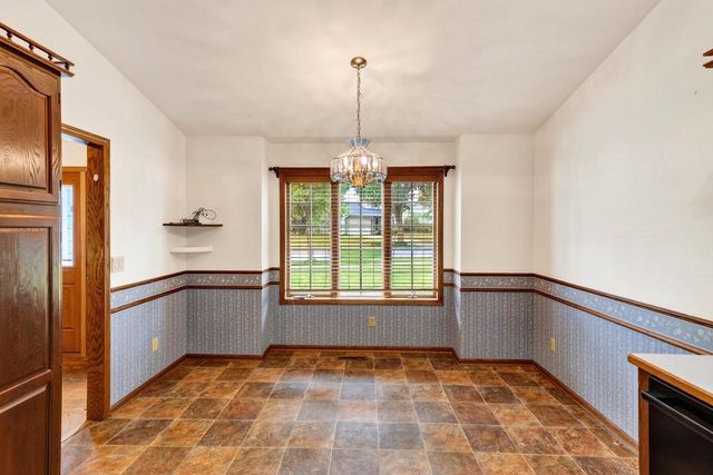 7862 W Oakbrook Circle, Madison, WI 53717