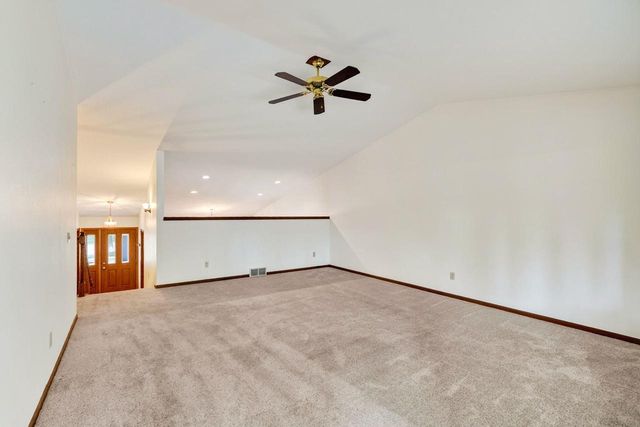 7862 W Oakbrook Circle, Madison, WI 53717