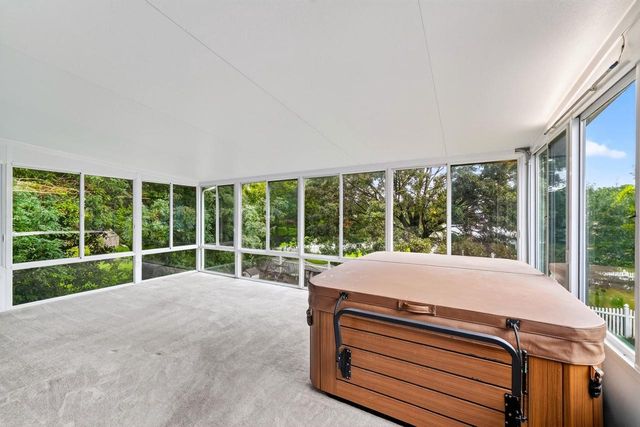 7862 W Oakbrook Circle, Madison, WI 53717