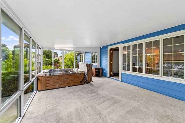 7862 W Oakbrook Circle, Madison, WI 53717