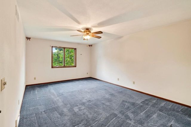 7862 W Oakbrook Circle, Madison, WI 53717