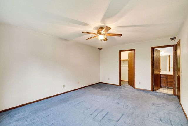 7862 W Oakbrook Circle, Madison, WI 53717