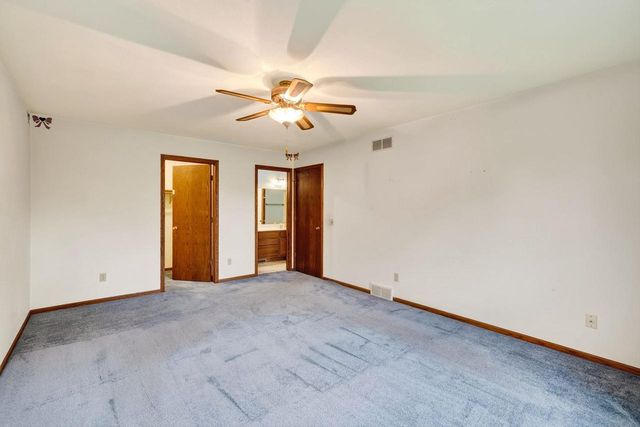 7862 W Oakbrook Circle, Madison, WI 53717