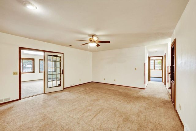 7862 W Oakbrook Circle, Madison, WI 53717