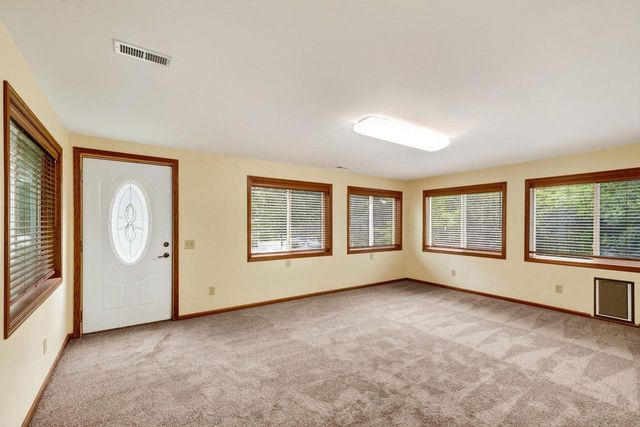 7862 W Oakbrook Circle, Madison, WI 53717