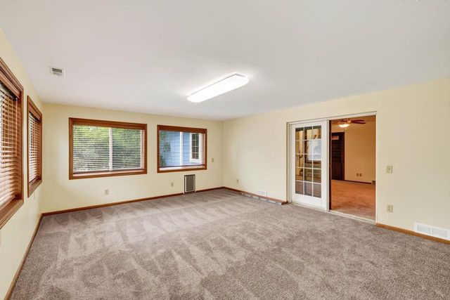 7862 W Oakbrook Circle, Madison, WI 53717