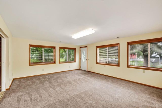 7862 W Oakbrook Circle, Madison, WI 53717