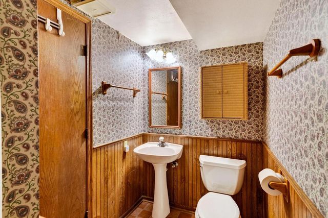 7862 W Oakbrook Circle, Madison, WI 53717