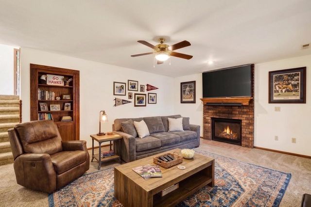 7862 W Oakbrook Circle, Madison, WI 53717