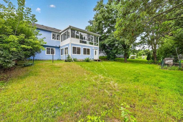 7862 W Oakbrook Circle, Madison, WI 53717