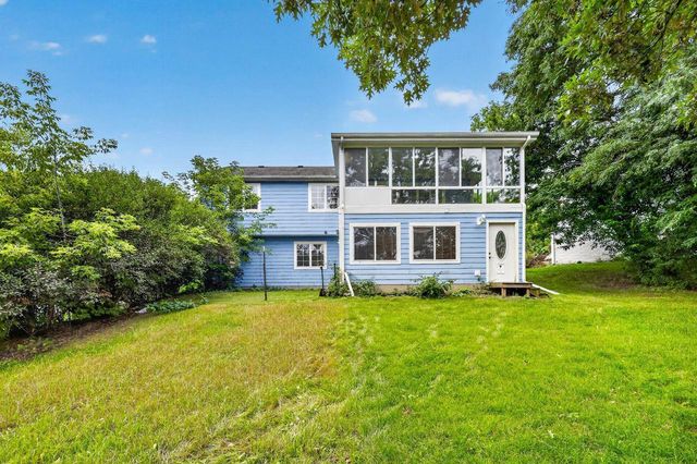 7862 W Oakbrook Circle, Madison, WI 53717