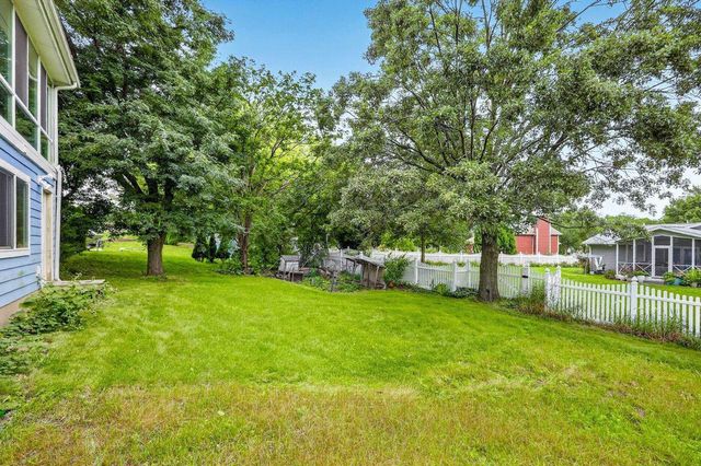 7862 W Oakbrook Circle, Madison, WI 53717