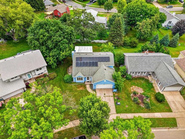 7862 W Oakbrook Circle, Madison, WI 53717