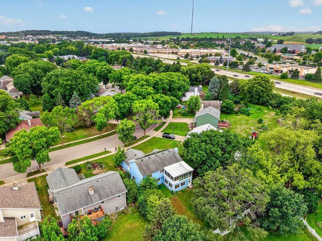 7862 W Oakbrook Circle, Madison, WI 53717