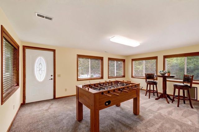7862 W Oakbrook Circle, Madison, WI 53717