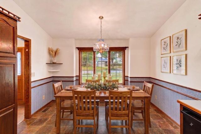 7862 W Oakbrook Circle, Madison, WI 53717