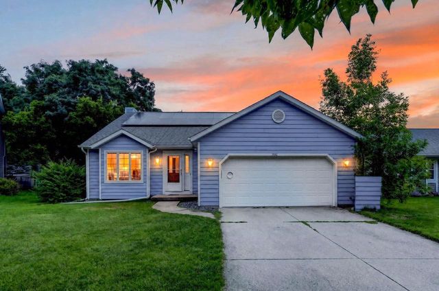 7862 W Oakbrook Circle, Madison, WI 53717