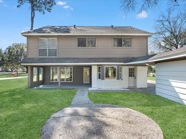 740 River Plantation Drive, Conroe, TX 77302