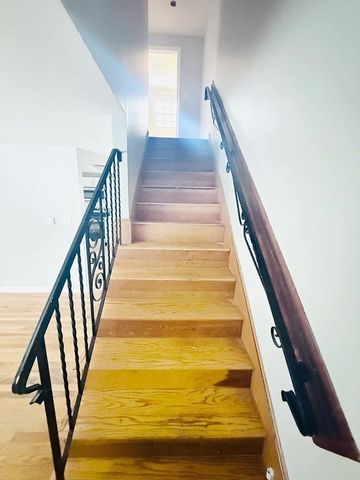 264 Greene St 264, North Andover, MA 01854