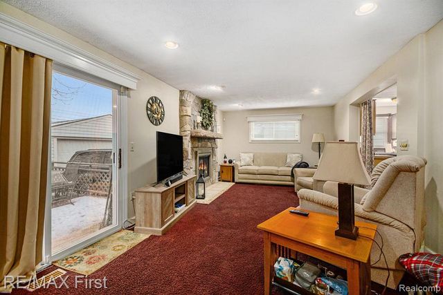 25861 Wiseman Street, Roseville, MI 48066