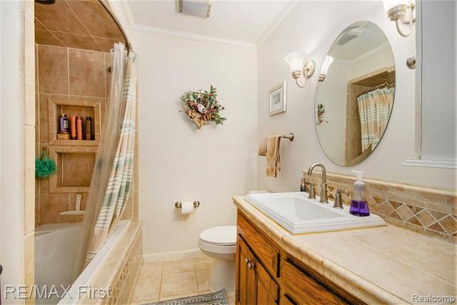 25861 Wiseman Street, Roseville, MI 48066