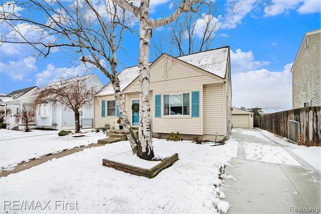 25861 Wiseman Street, Roseville, MI 48066