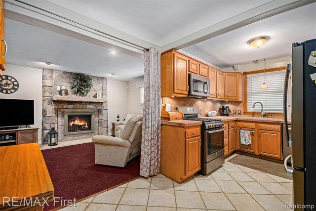 25861 Wiseman Street, Roseville, MI 48066