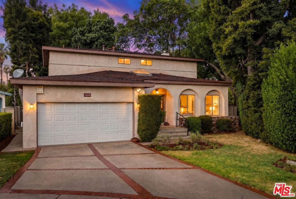 15435 Runnymede Street, Van Nuys, CA 91406 — exterior